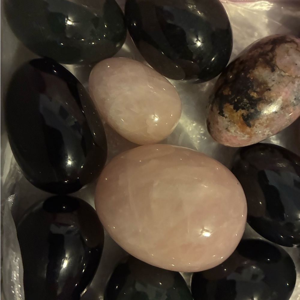 Complete Collections Assorted Crystal Egg Collect… - image 3